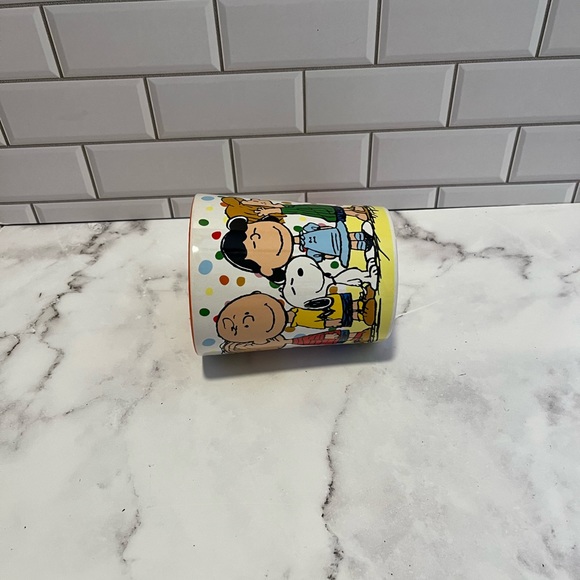 Peanuts Size:17 oz  Coffee Cup/Socks  Great for Gift 🎁 Super Cute! - Picture 8 of 9